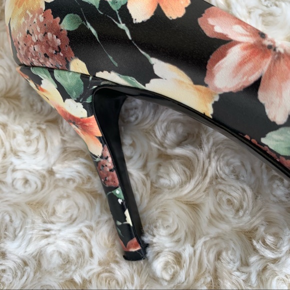Sold!Nine west floral Heels pumps - Picture 7 of 11